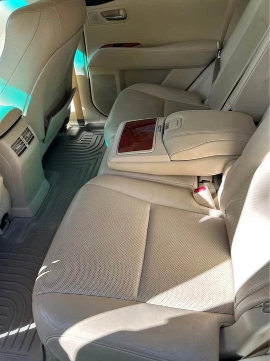 2010 Lexus RX 3rd Gen - Image 7 of 9