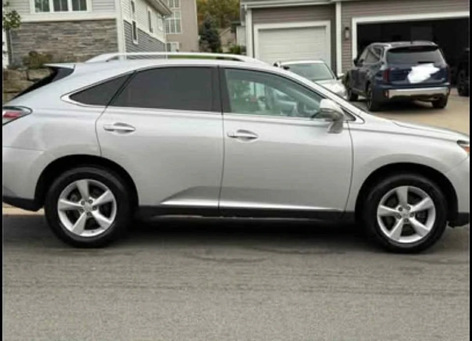2010 Lexus RX 3rd Gen - Image 4 of 9