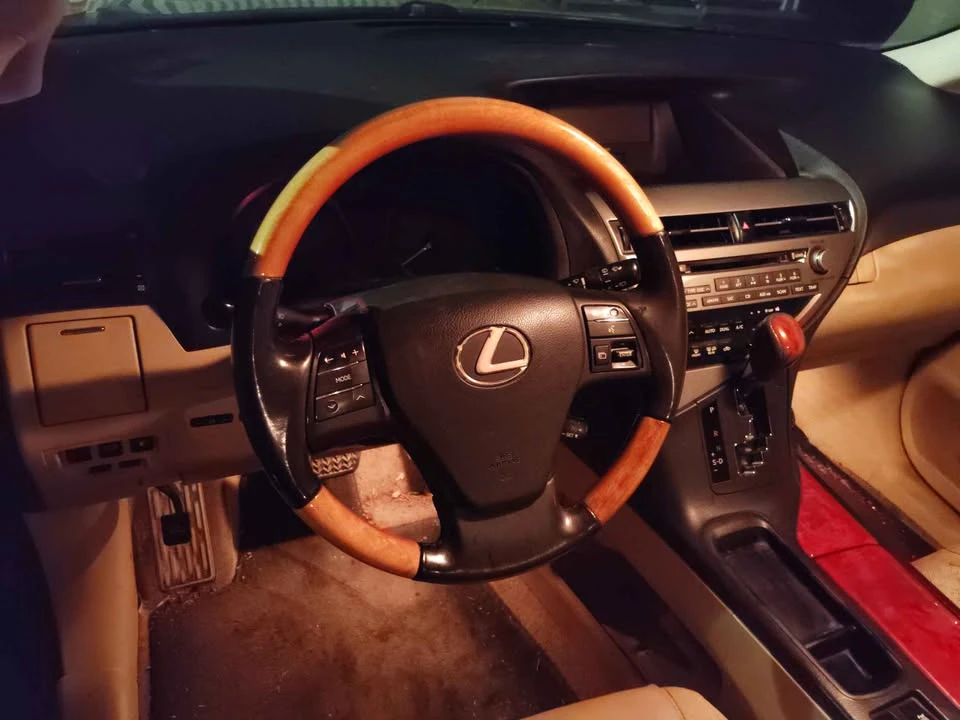 2010 Lexus RX 3rd Gen - Image 9 of 14