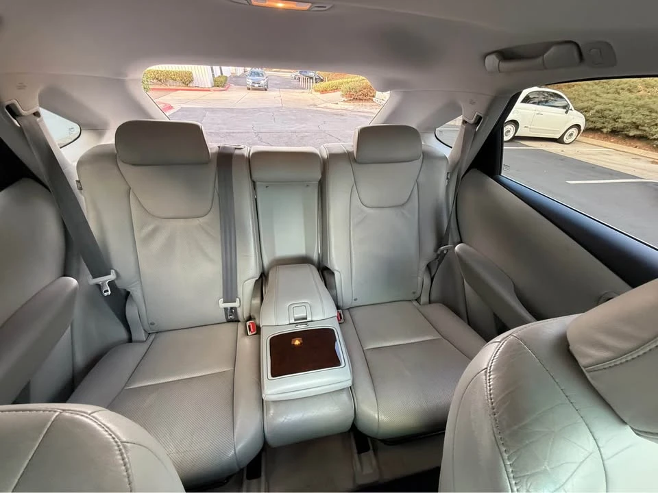 2010 Lexus RX 3rd Gen - Image 8 of 16