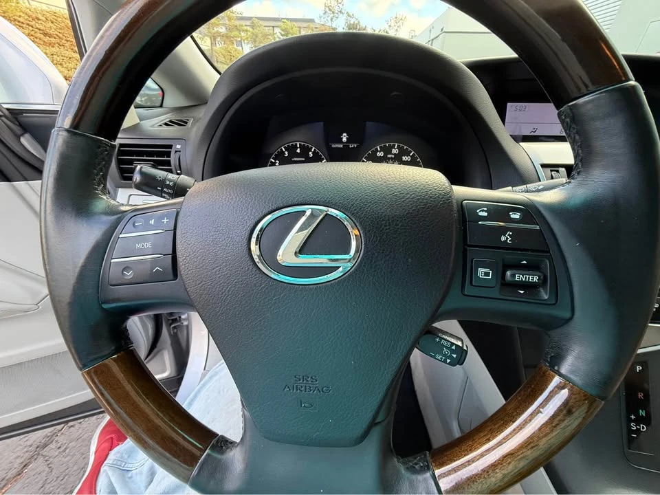 2010 Lexus RX 3rd Gen - Image 14 of 16