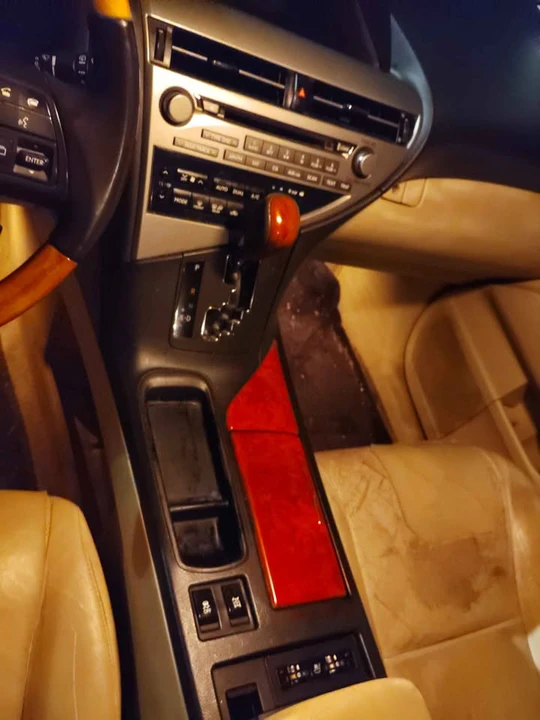2010 Lexus RX 3rd Gen - Image 10 of 14