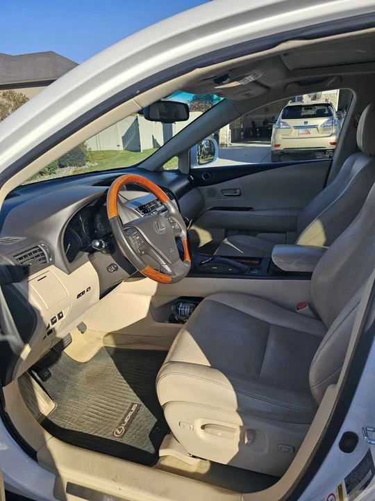 2010 Lexus RX 3rd Gen - Image 5 of 15