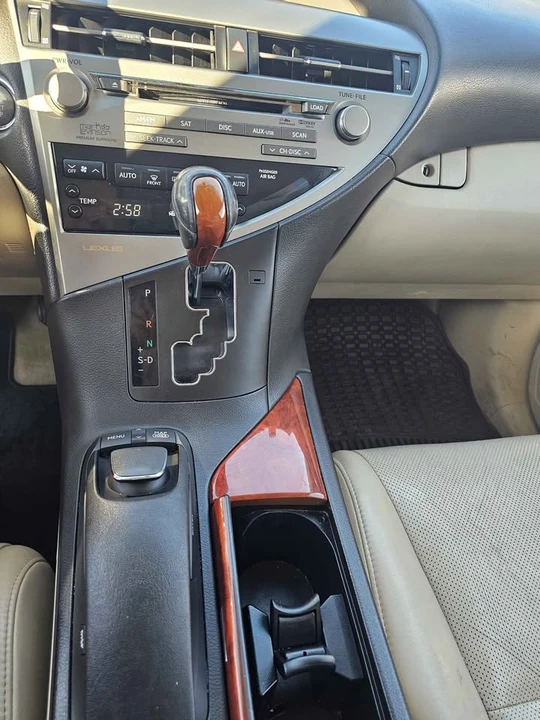 2010 Lexus RX 3rd Gen - Image 10 of 15