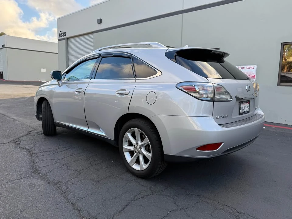 2010 Lexus RX 3rd Gen - Image 5 of 16