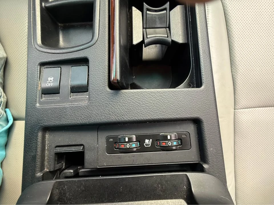 2010 Lexus RX 3rd Gen - Image 13 of 16