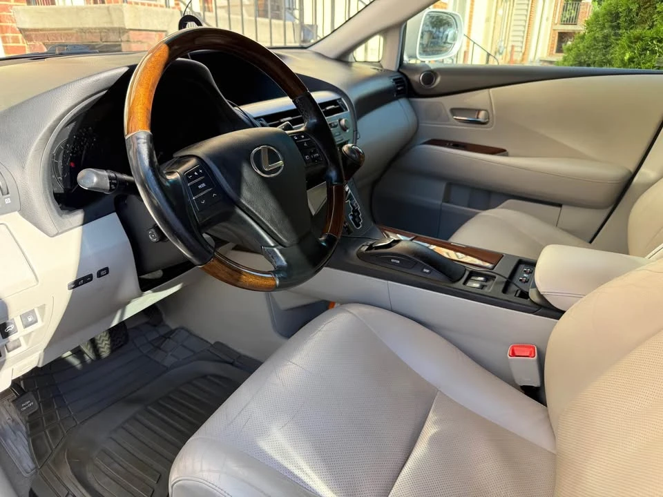2010 Lexus RX 3rd Gen - Image 5 of 6
