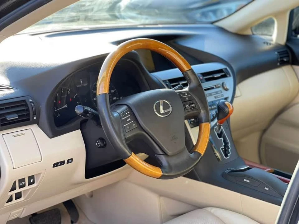 2010 Lexus RX 3rd Gen - Image 12 of 20