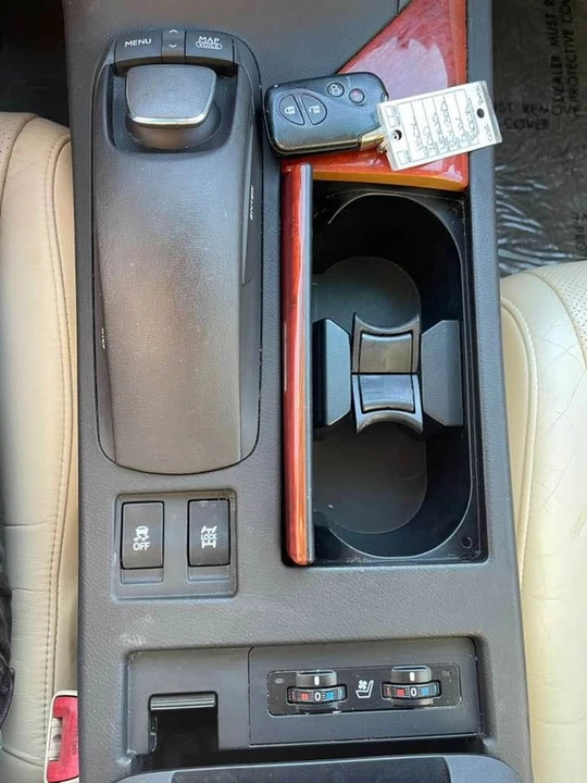 2010 Lexus RX 3rd Gen - Image 14 of 20