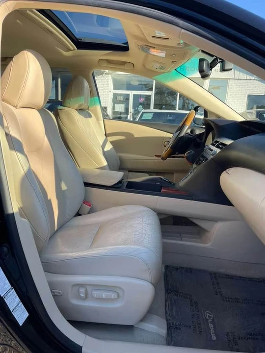 2010 Lexus RX 3rd Gen - Image 11 of 20