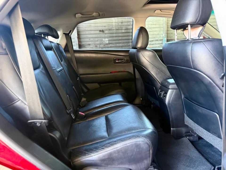 2010 Lexus RX 3rd Gen - Image 18 of 19