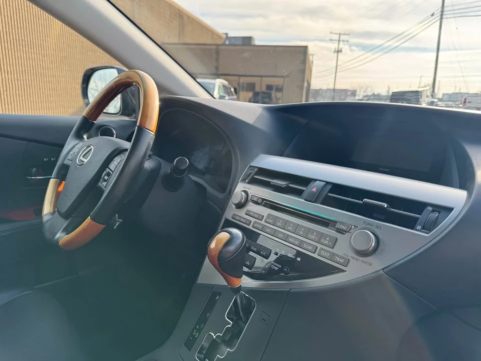 2010 Lexus RX 3rd Gen - Image 15 of 20