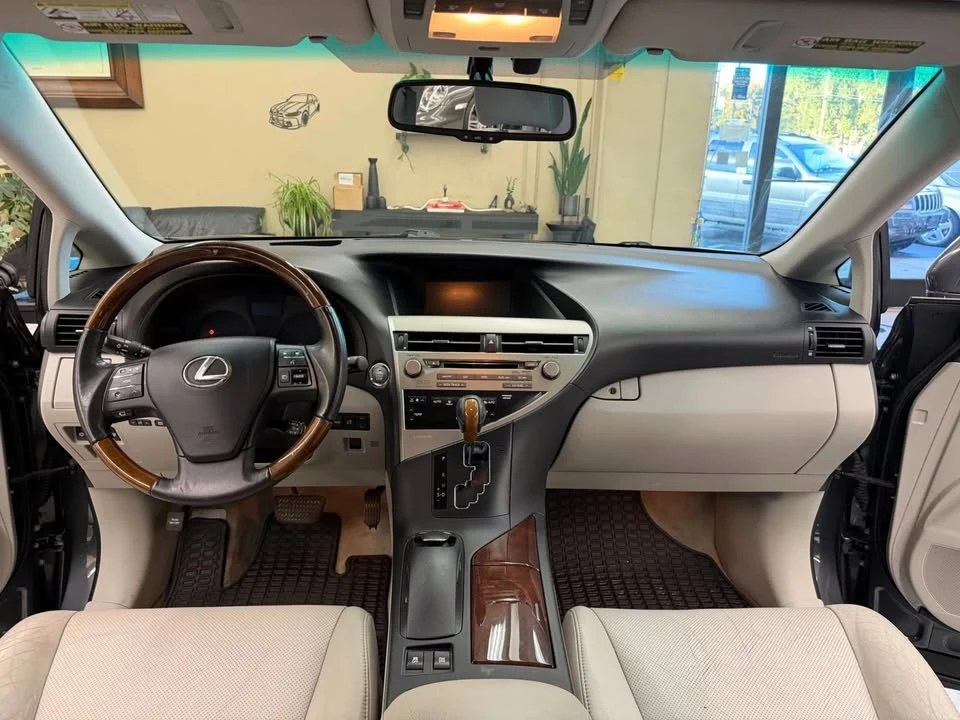 2010 Lexus RX 3rd Gen - Image 8 of 10