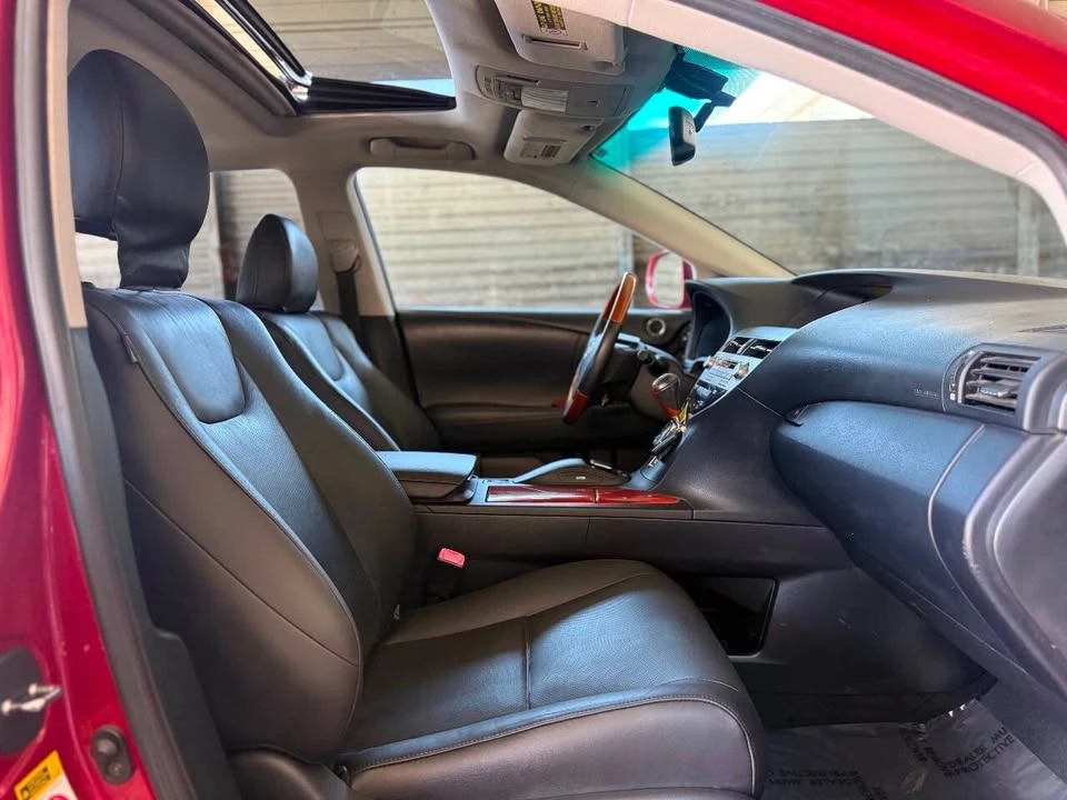 2010 Lexus RX 3rd Gen - Image 17 of 19
