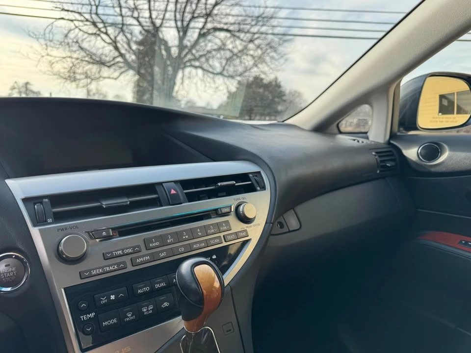 2010 Lexus RX 3rd Gen - Image 11 of 20