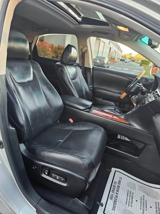 2010 Lexus RX 3rd Gen - Image 9 of 15