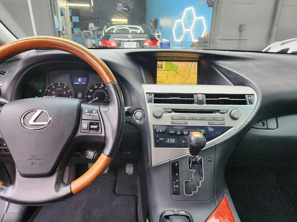 2010 Lexus RX 3rd Gen - Image 10 of 12