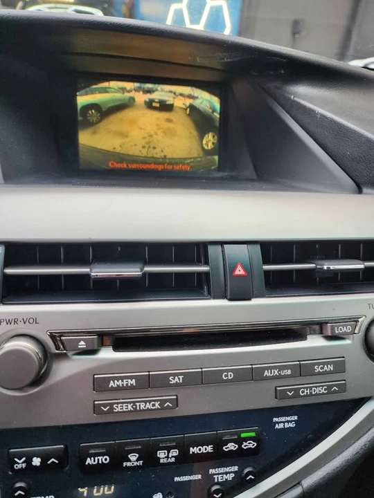 2010 Lexus RX 3rd Gen - Image 8 of 12