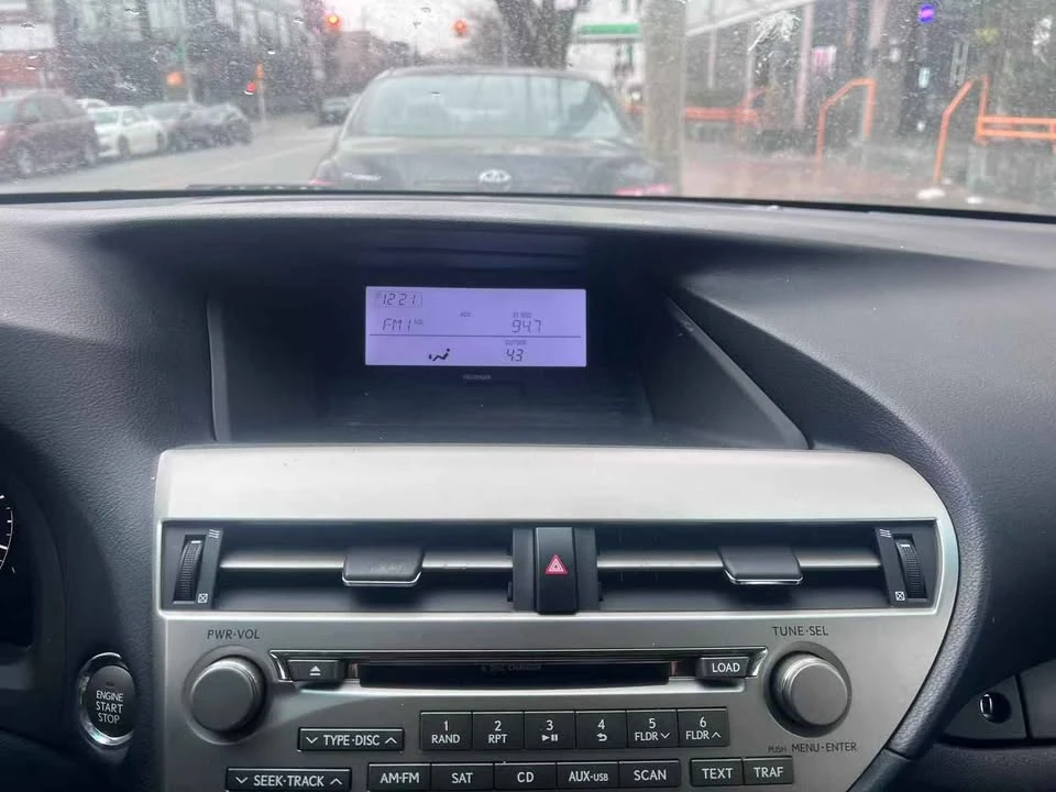 2010 Lexus RX 3rd Gen - Image 5 of 8