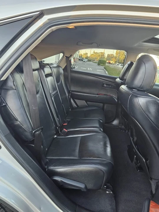 2010 Lexus RX 3rd Gen - Image 10 of 15