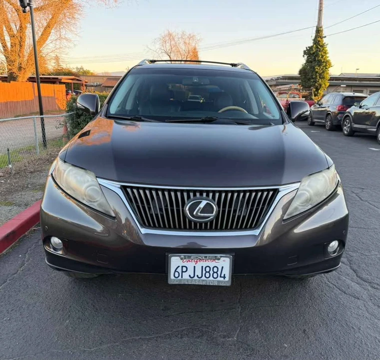 2010 Lexus RX 3rd Gen - Image 8 of 16