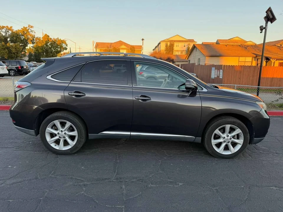 2010 Lexus RX 3rd Gen - Image 6 of 16
