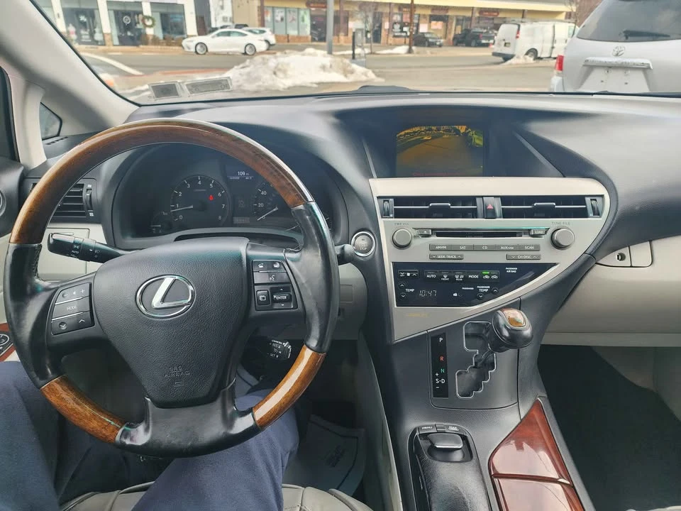 2010 Lexus RX 3rd Gen - Image 15 of 17