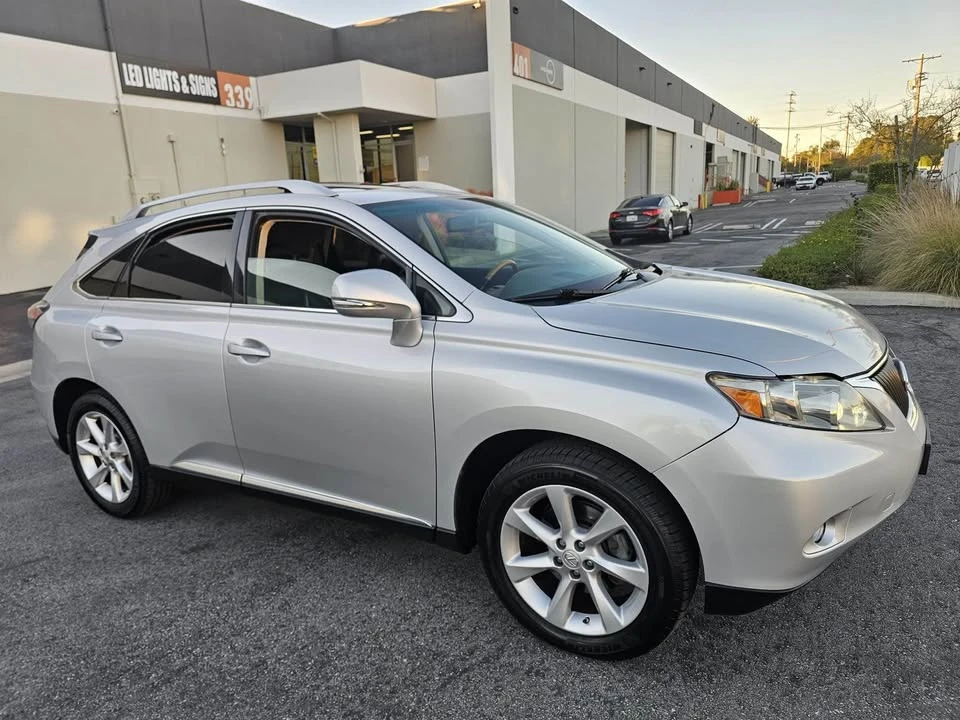 2010 Lexus RX 3rd Gen - Image 2 of 15