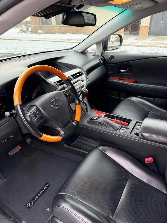 2010 Lexus RX 3rd Gen - Image 10 of 20