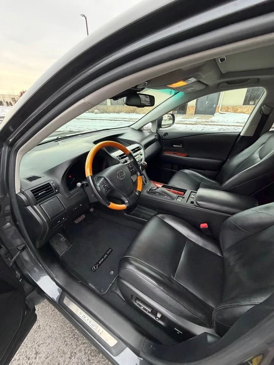 2010 Lexus RX 3rd Gen - Image 11 of 20