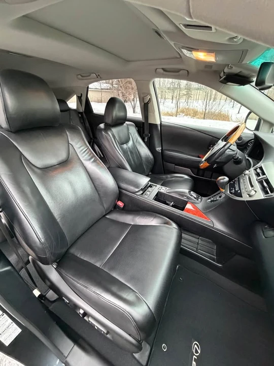 2010 Lexus RX 3rd Gen - Image 14 of 20
