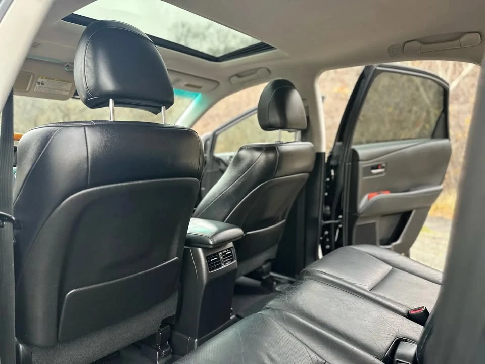 2010 Lexus RX 3rd Gen - Image 11 of 19