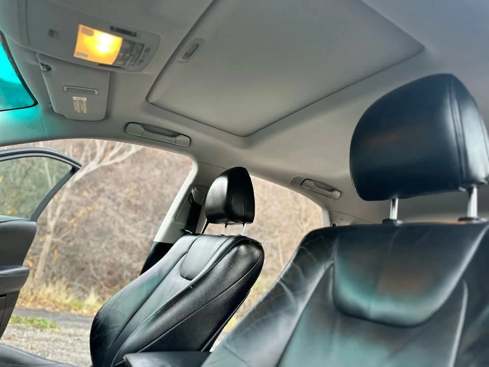 2010 Lexus RX 3rd Gen - Image 13 of 19