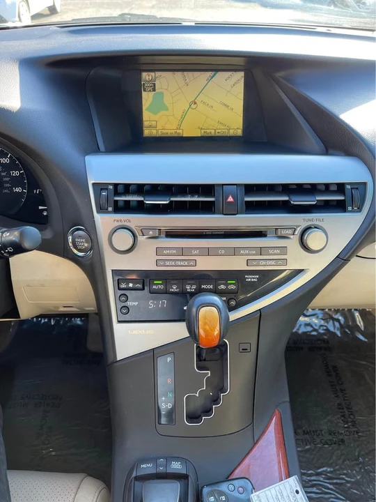 2010 Lexus RX 3rd Gen - Image 15 of 20