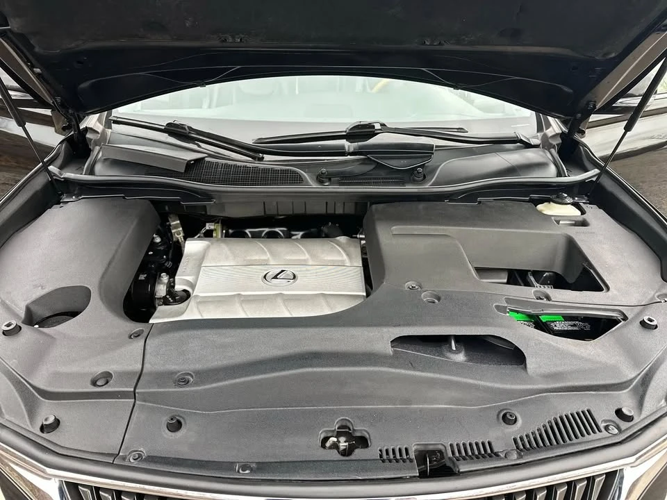 2010 Lexus RX 3rd Gen - Image 9 of 19