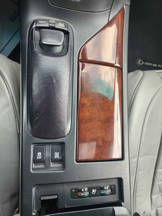 2010 Lexus RX 3rd Gen - Image 14 of 17