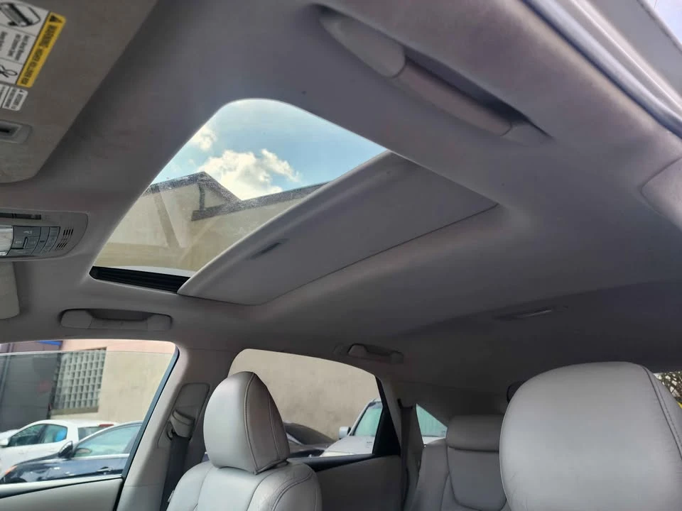 2010 Lexus RX 3rd Gen - Image 11 of 17