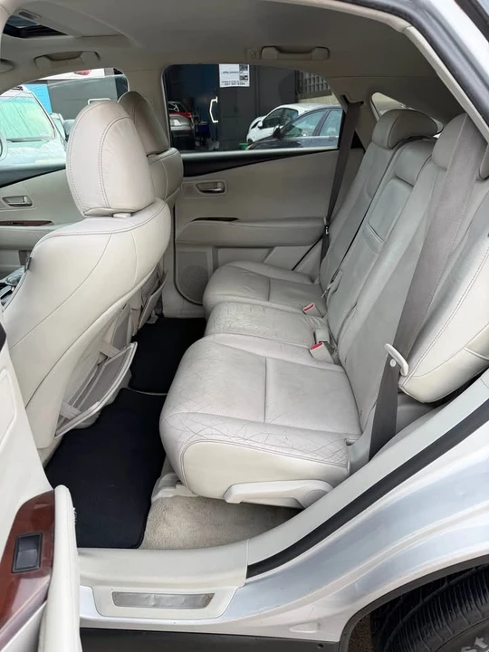 2010 Lexus RX 3rd Gen - Image 13 of 19