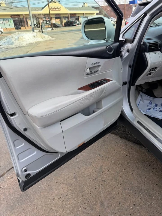 2010 Lexus RX 3rd Gen - Image 12 of 19