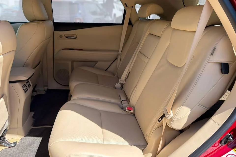 2010 Lexus RX 3rd Gen - Image 14 of 20