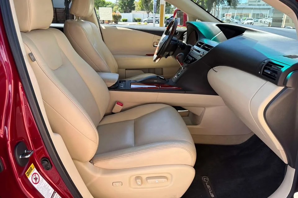 2010 Lexus RX 3rd Gen - Image 16 of 20