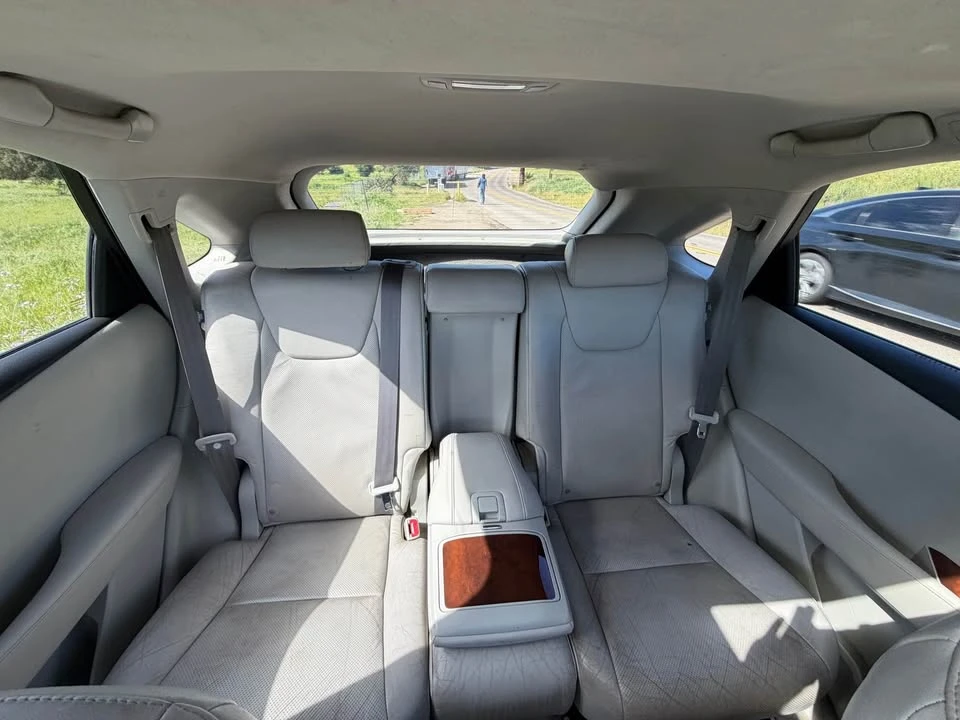 2010 Lexus RX 3rd Gen - Image 15 of 20