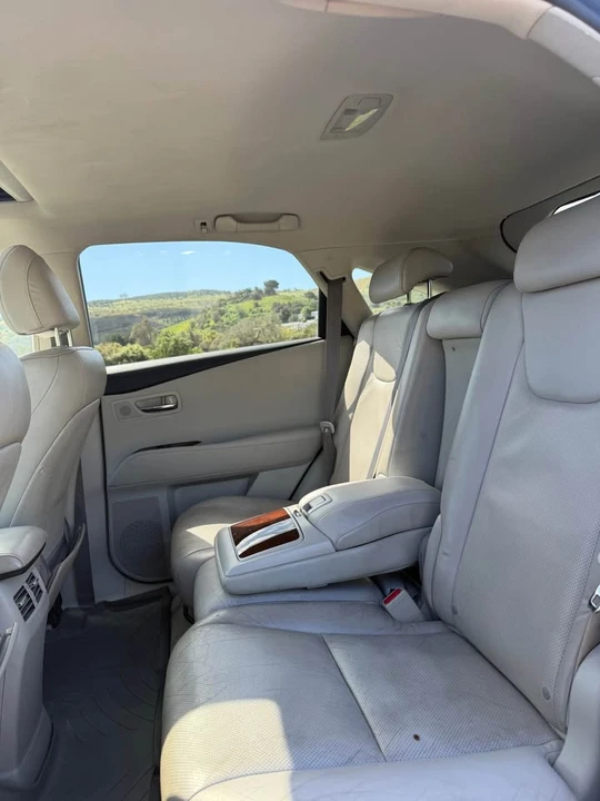 2010 Lexus RX 3rd Gen - Image 14 of 20