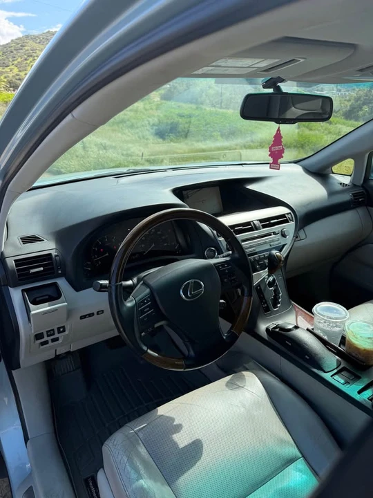 2010 Lexus RX 3rd Gen - Image 10 of 20