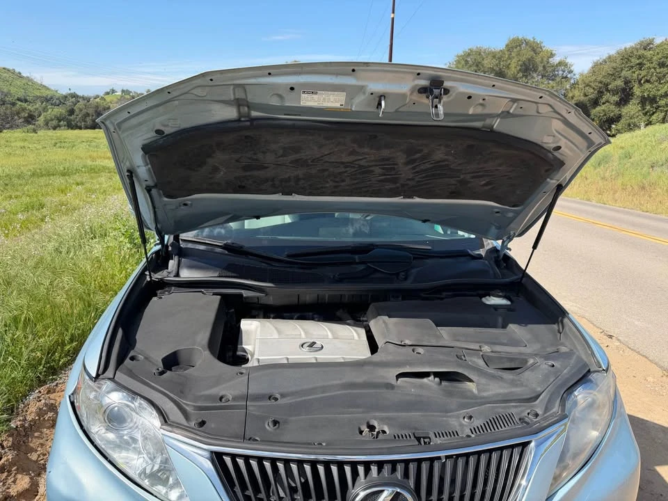 2010 Lexus RX 3rd Gen - Image 17 of 20