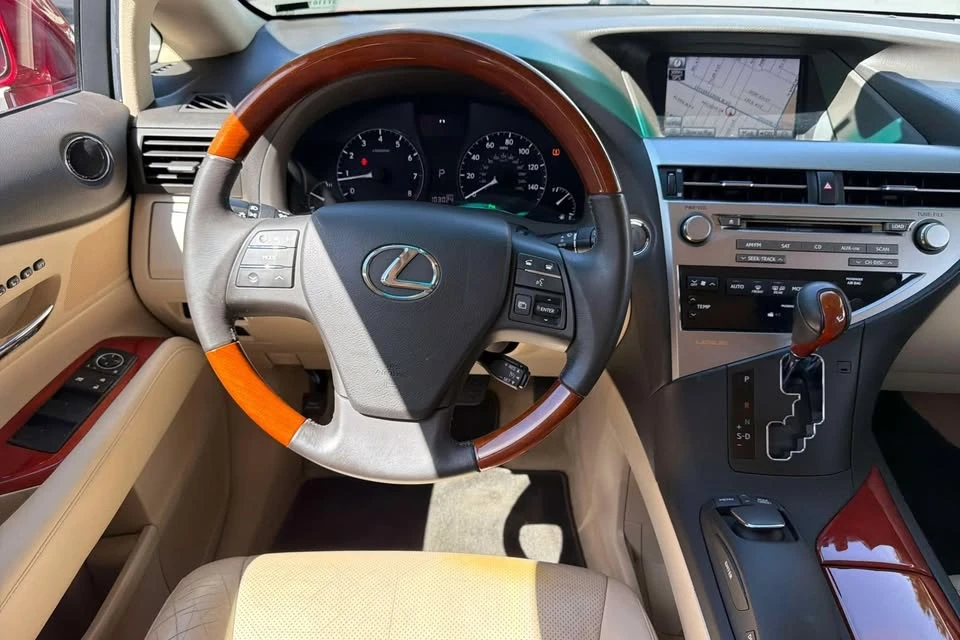 2010 Lexus RX 3rd Gen - Image 17 of 20
