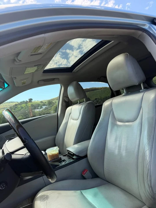 2010 Lexus RX 3rd Gen - Image 9 of 20