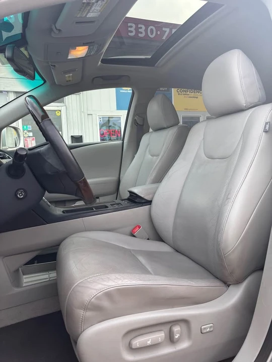 2010 Lexus RX 3rd Gen - Image 9 of 19