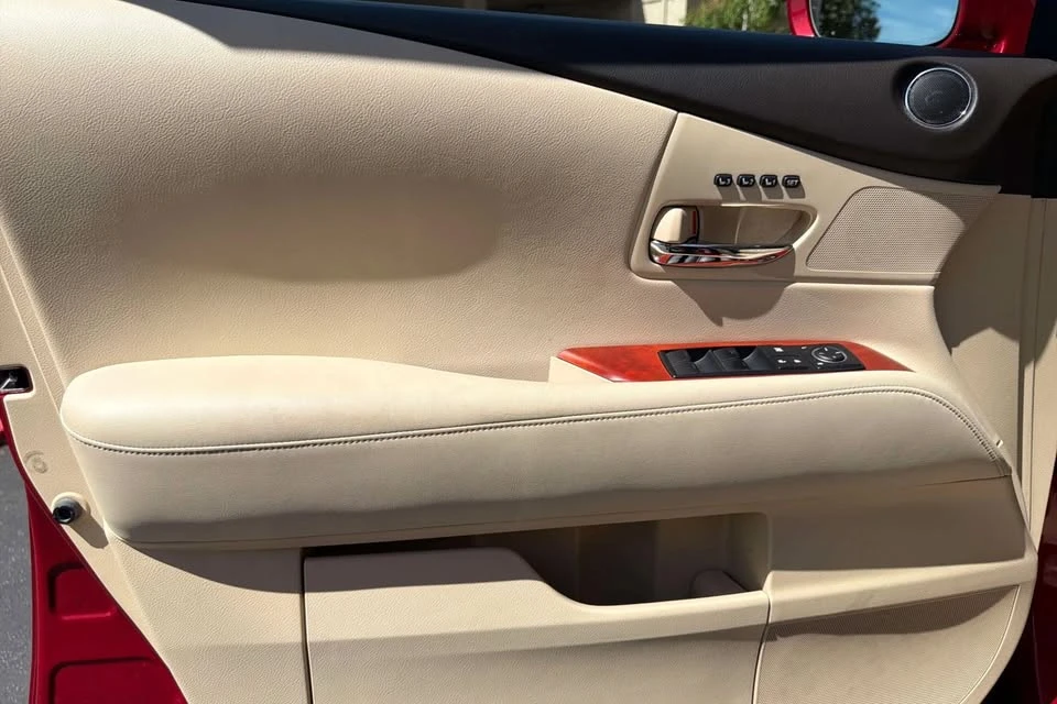 2010 Lexus RX 3rd Gen - Image 18 of 20