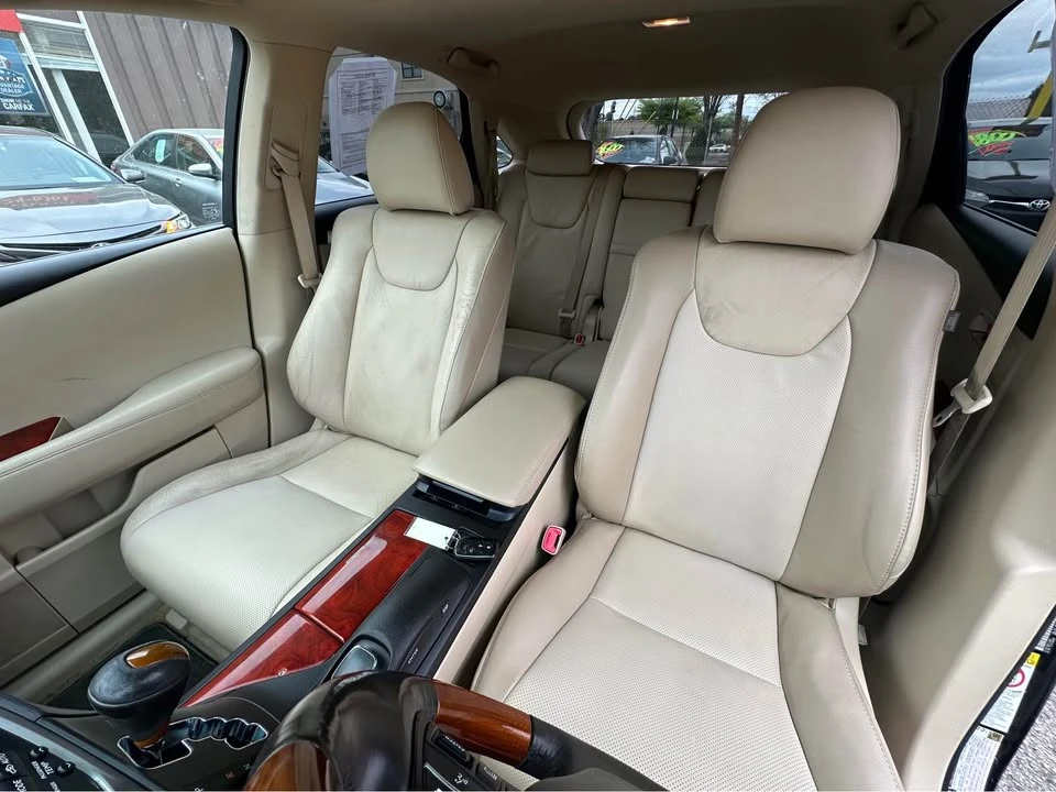2010 Lexus RX 3rd Gen - Image 11 of 14
